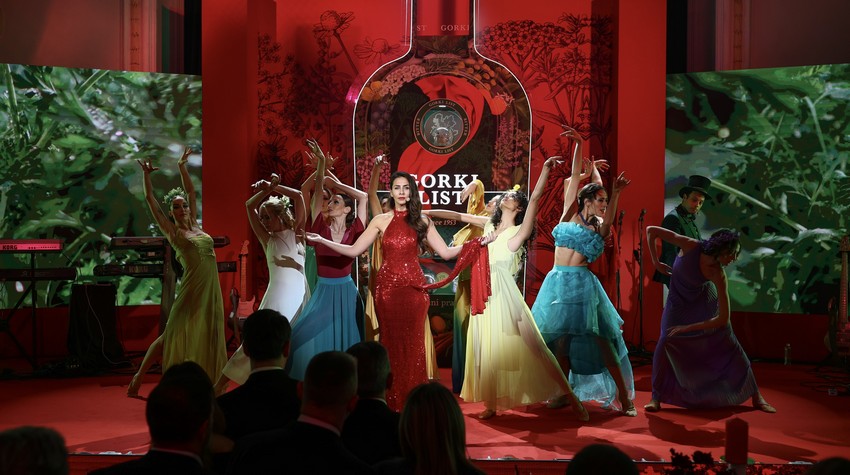 SPOJ PRIRODE, HARMONIJE I BOGATSTVA UKUSA NA GALA ZABAVI U BANSKOM DVORU